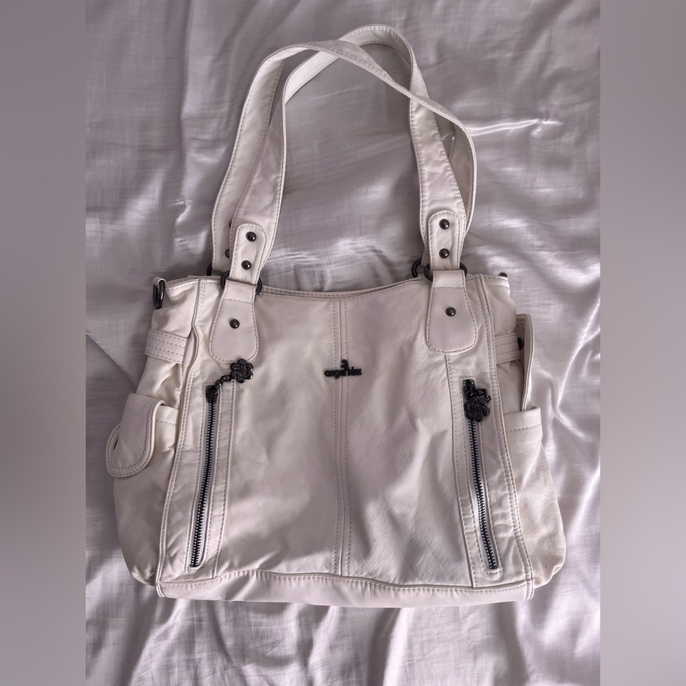 Angel Kiss White Shoulder Bag with Pebbled Texture